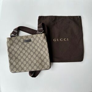 Authentic Gucci GG Supreme Crossbody Bag with Dust Bag